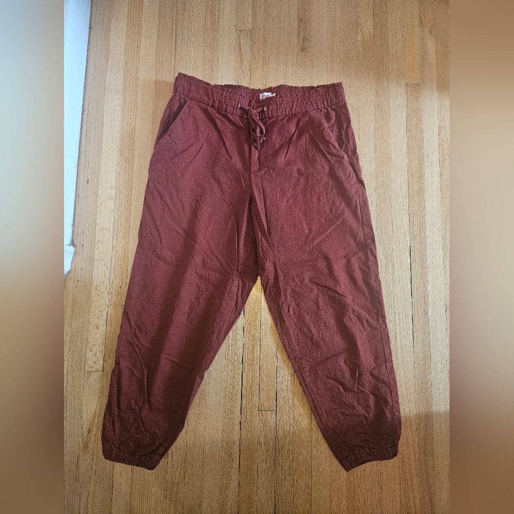 EUC Levi's Slouchy Red Drawstring Pants